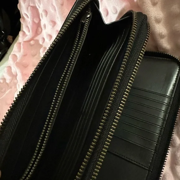 Coach - Picture 6 of 15